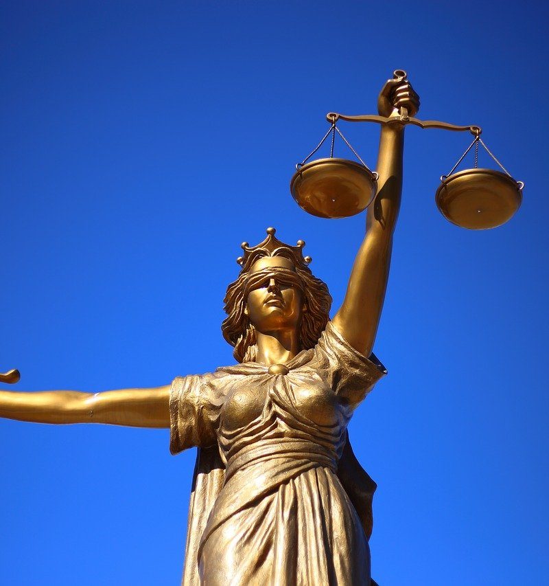 W czym umie nam pomóc radca prawny? W których kwestiach i w jakich płaszczyznach prawa wspomoże nam radca prawny?